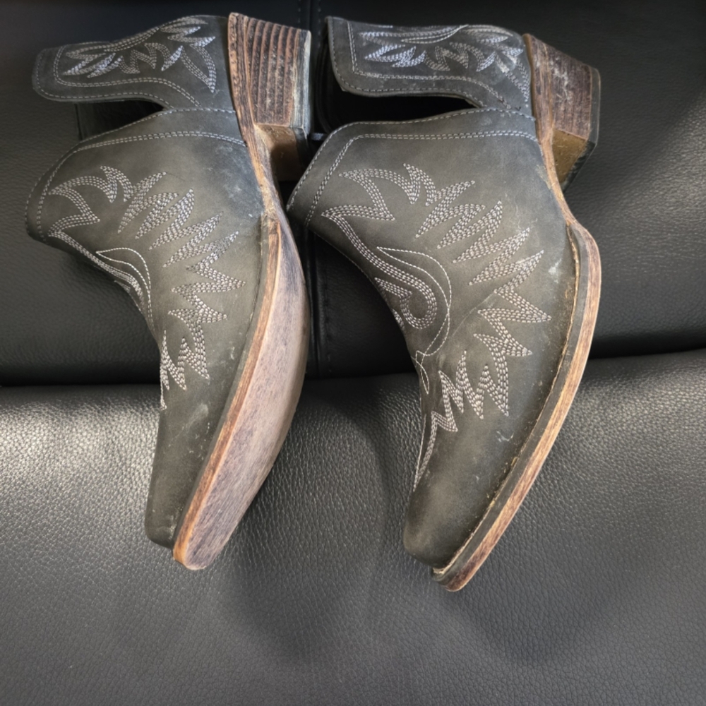 Roper Black Ankle Booties with Embroidered Design